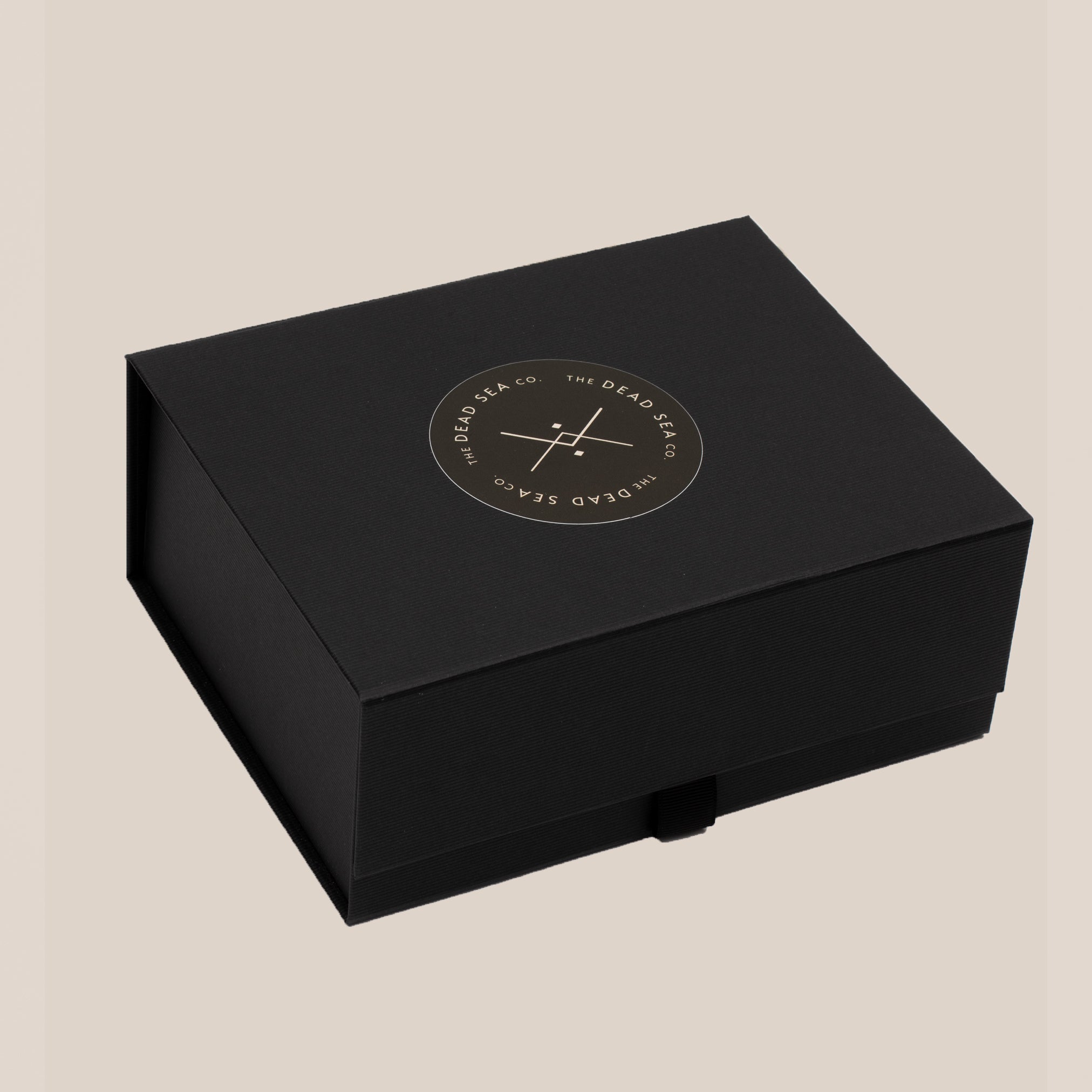 Elegant gift box for Wadi Reed Diffuser, featuring sleek packaging with a premium design, perfect for gifting